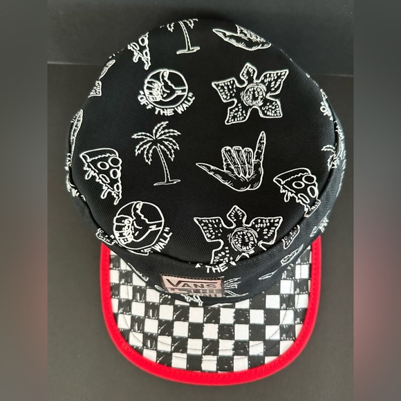 VANS X STRANGER THINGS SKETCH PILL BOX HAT. LIMITED EDITION
OS - Picture 2 of 8